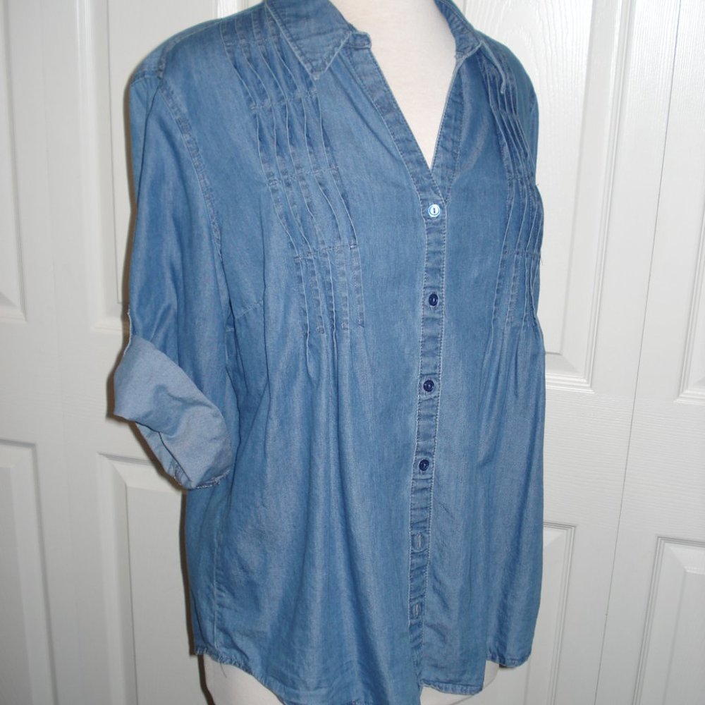 Lightweight Denim Button Up Roll Sleeve Shirt Pleated Front Large
